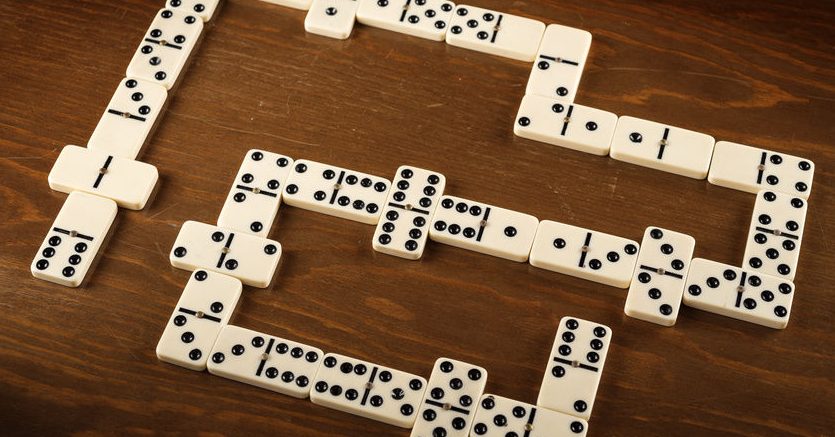 How To Play Dominoes SkySeaTree